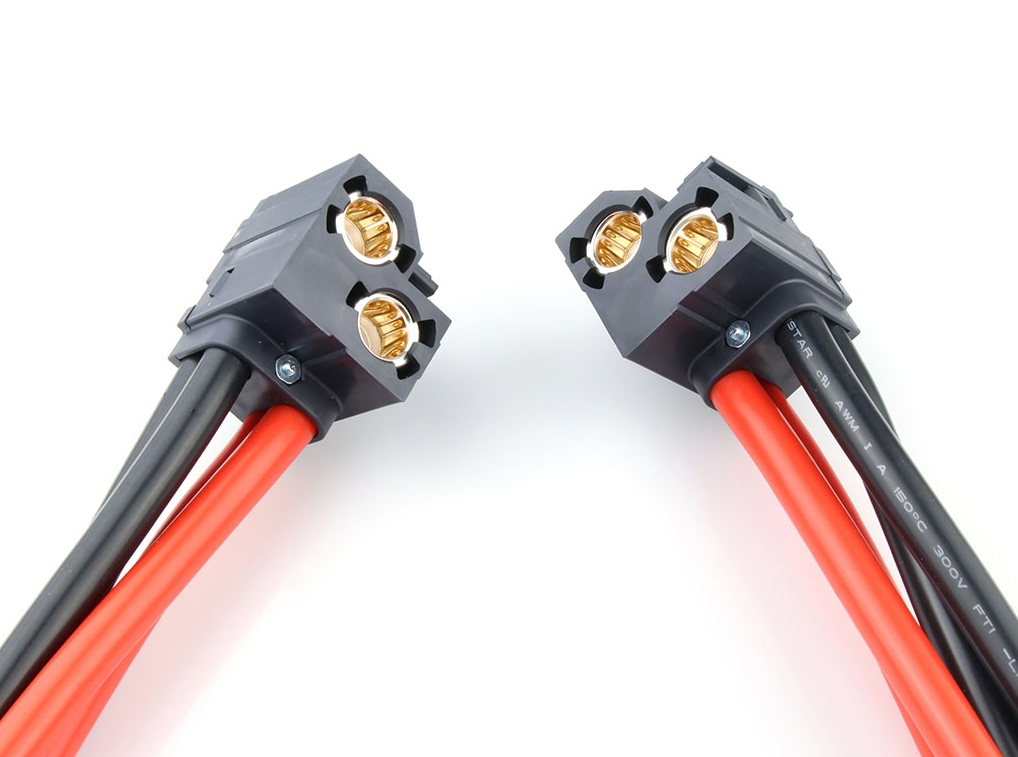  UltraWize Wire-to-Board, High-Current Power Connectors and Cable Assemblies